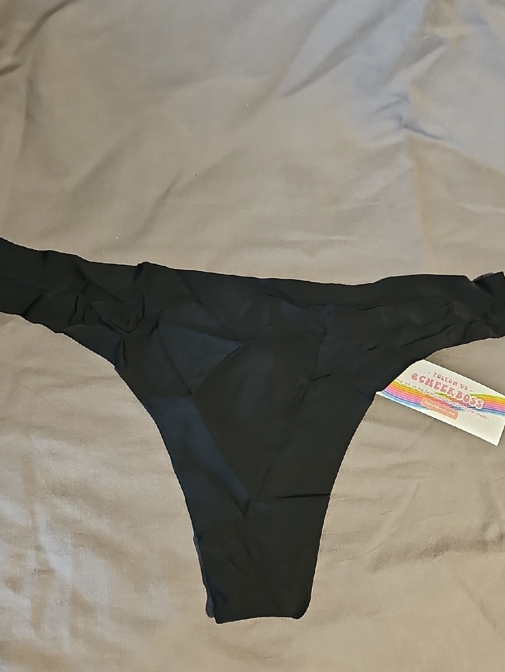 NWT Cheek Boss Size Medium Black Seamless Thong Panty